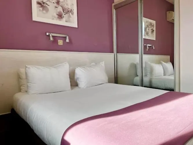 Cit'Hotel Le Louvre Orange מלון