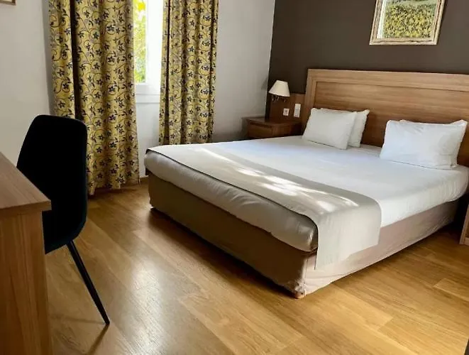 Cit'Hotel Le Louvre Orange צרפת