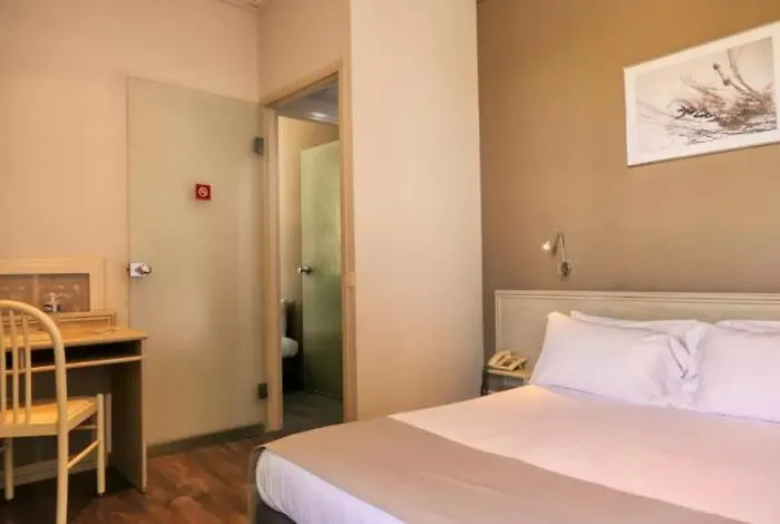 Cit'Hotel Le Louvre Orange Orange  Hotel