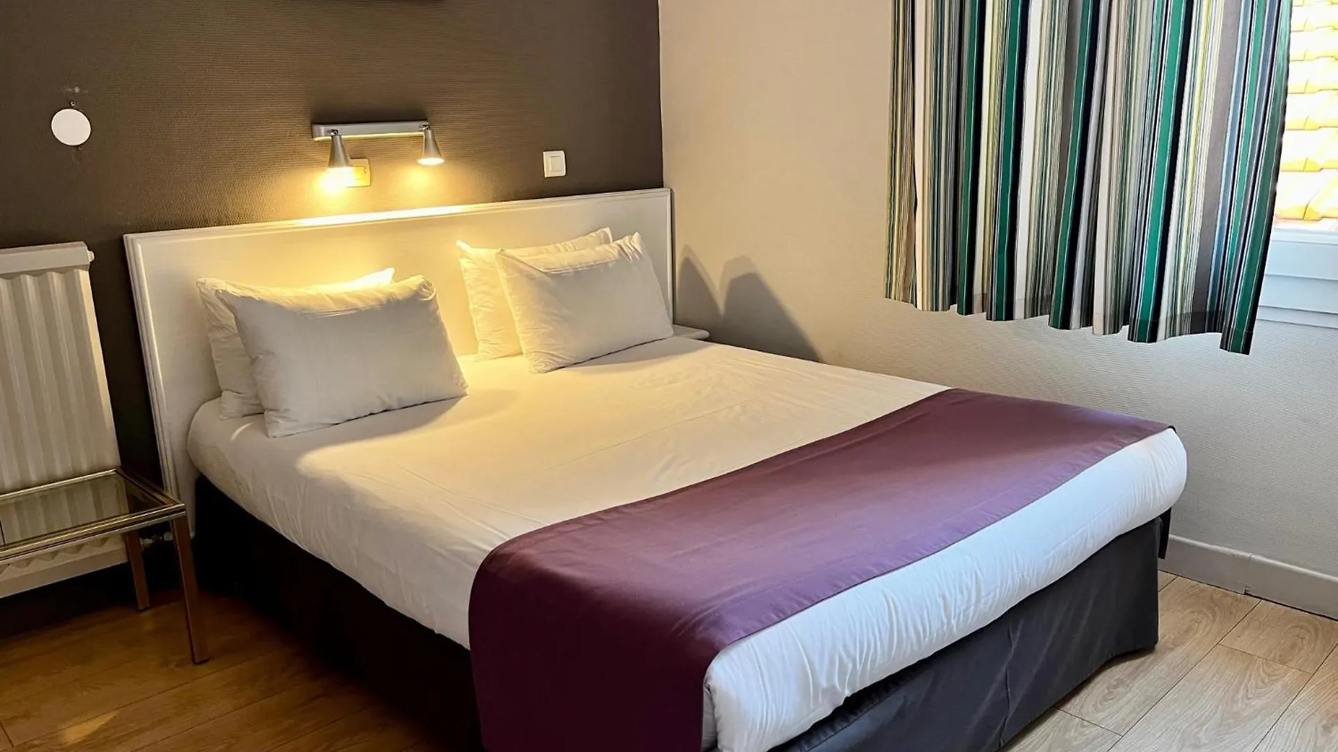 Cit'Hotel Le Louvre Orange 3*, אורנג'