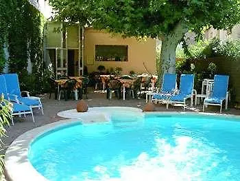 Cit'Hotel Le Louvre Orange Orange  3*, Orange (Vaucluse)
