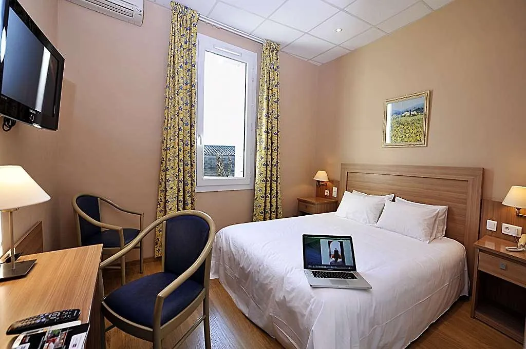 Cit'Hotel Le Louvre Orange 3*, אורנג'