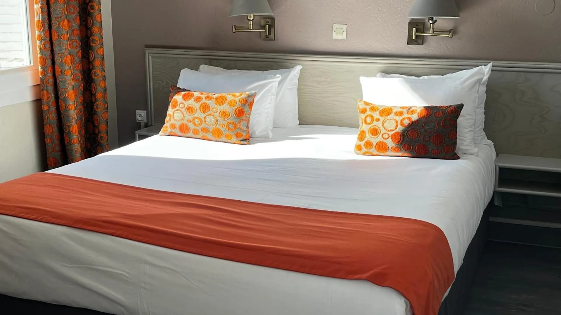 Cit'Hotel Le Louvre Orange מלון