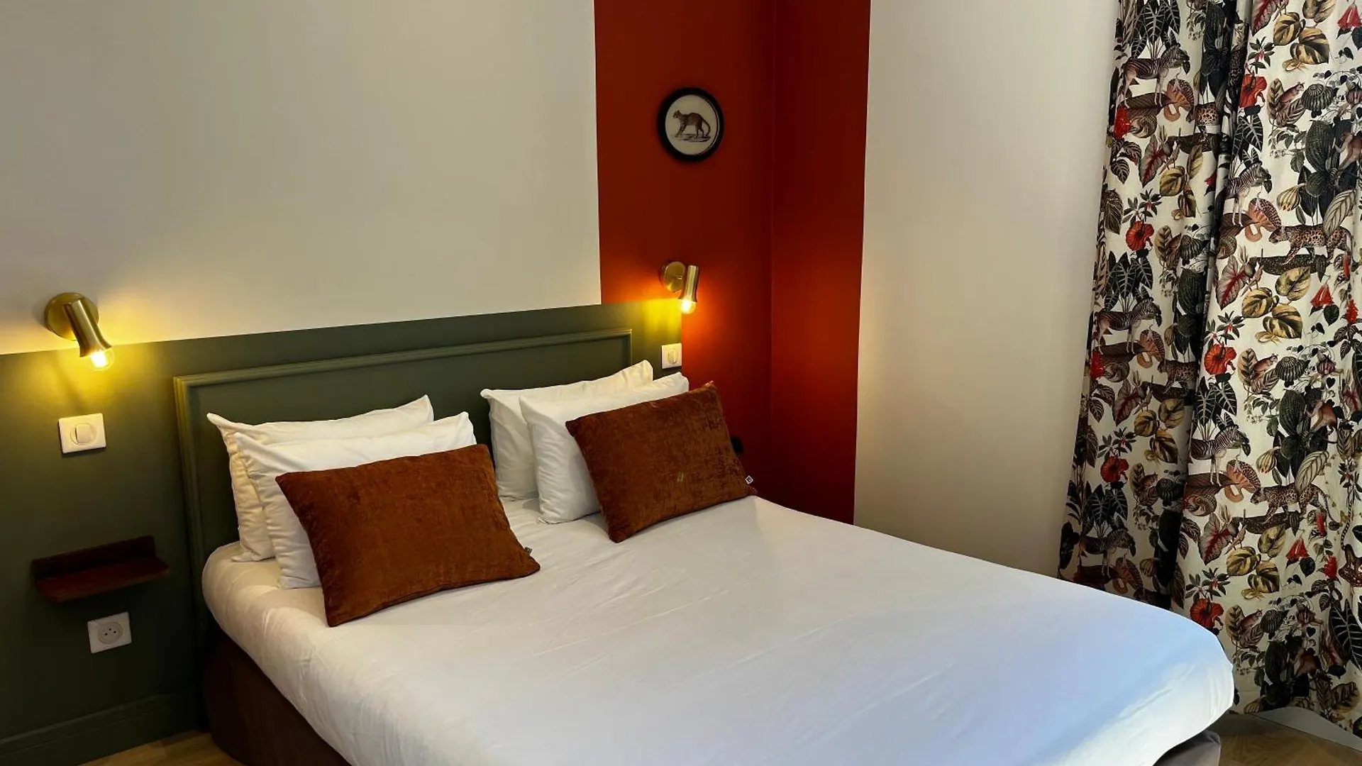 *** מלון Cit'Hotel Le Louvre Orange צרפת