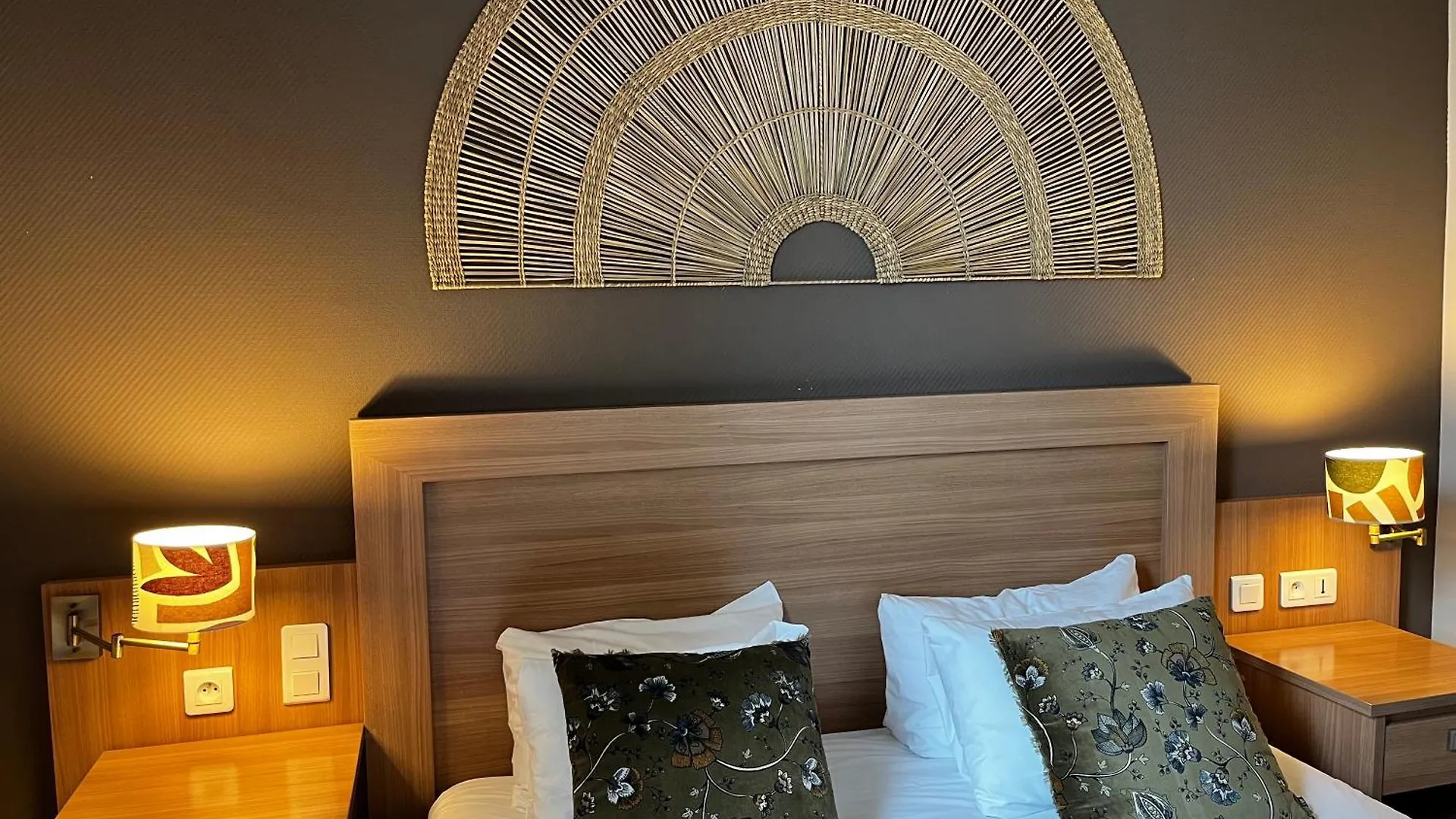 Cit'Hotel Le Louvre Orange 3*, אורנג'